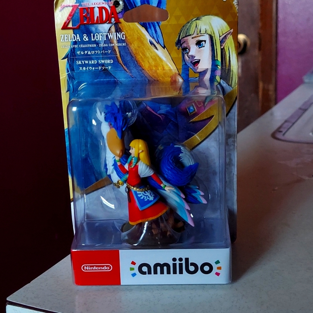 Zelda and loftwing amiibo